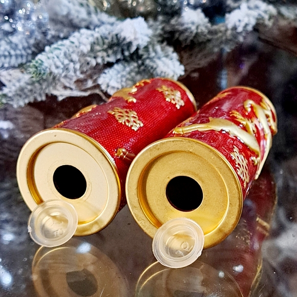 Bombay Company Salt and Pepper Shaker Set Reindeer Snowflake Holiday. NWOT - Picture 9 of 9